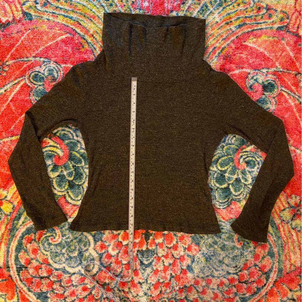 Vintage. XOXO. cowl neck. turtleneck. light, grey. sweater. Luxury soft